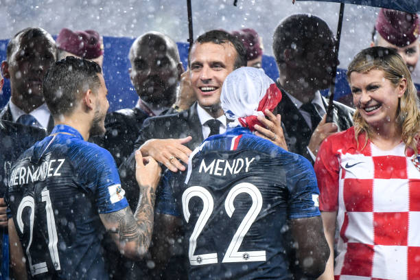 给人以强烈 给人以强烈