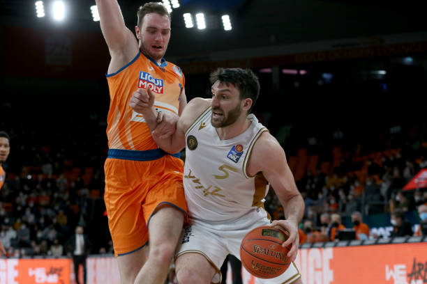 陡然升级 陡然升级